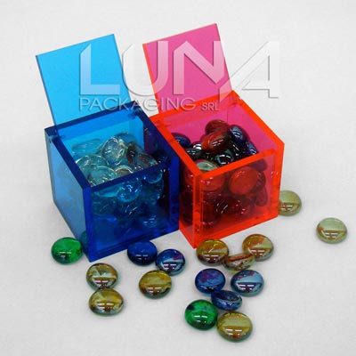 scatole in plexiglass colorato con perle 6x6x6 cm